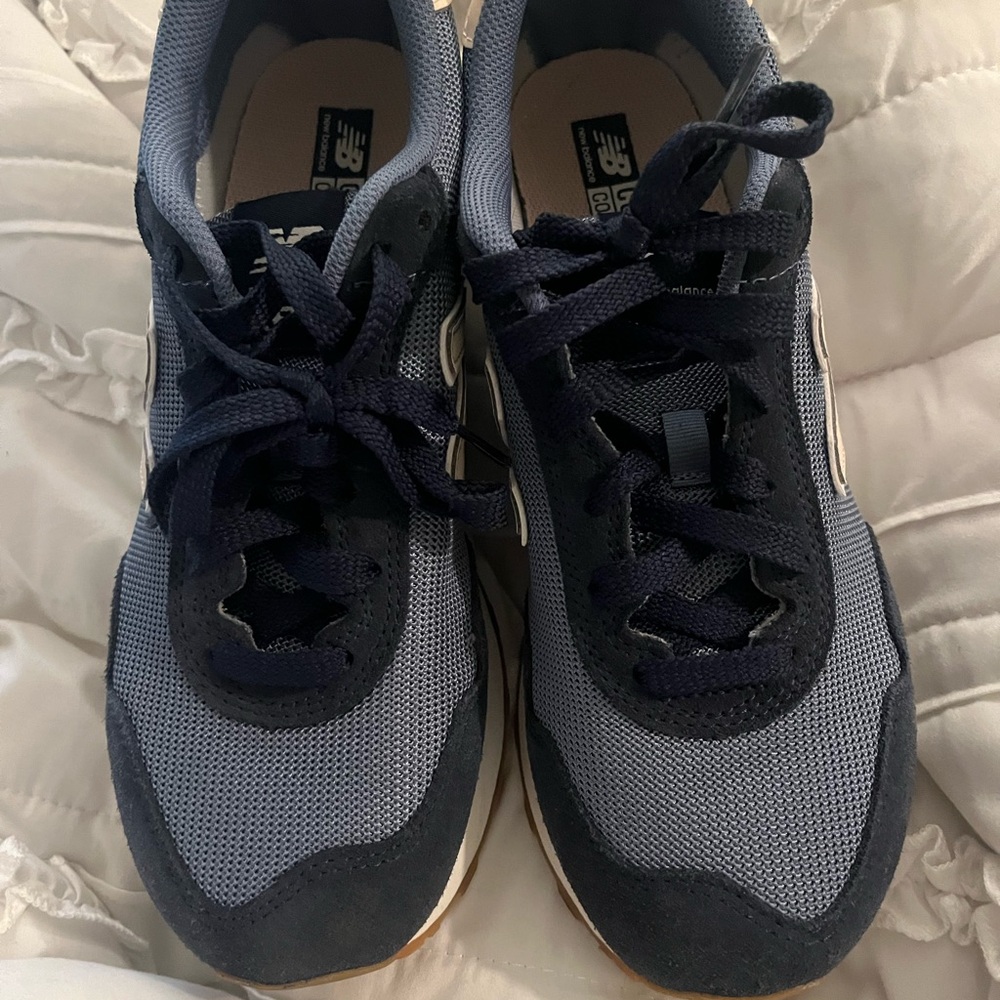 New Balance navy sneakers